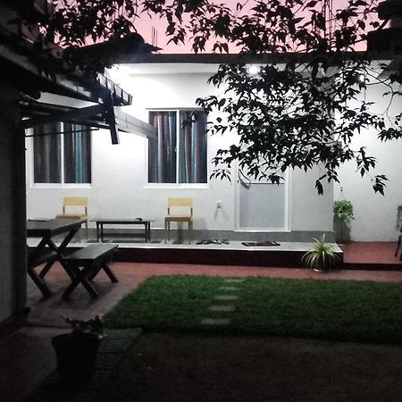 Araliya White House Apartment Negombo Exterior photo
